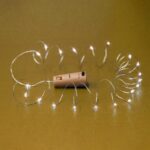 Home MLD 20/WW micro LED-es fényfüzér, 2 m / 20 db melegfehér micro LED, állófényű, átlátszó vezeték, gombelemes, dugó alakú elemtartó, beltéri kivitel