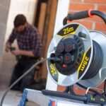 STANLEY SXECCM2FASE kültéri fém kábeldob, 25 m, IP44-es védelem, kábelvezető, masszív fém dob és láb, H07RN-F 3G1,5 mm2 kábel, max. 3000 W - Image 3