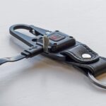 True Utility Cliplite, TU918, kulcstartó karabiner, tölthető lámpa, 4 funkció, 47 lm COB LED, Li-ion, marhabőr szíj, rozsdamentes acélváz - Image 5