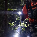 NEBO NEB-SPT-1000-G Luxtreme SL75 keresőlámpa, 780 lm, 1200 m, 3 funkció, IP67, 9000 mAh, 1/4" tripodra szerelhető, övcsipesz, mágneses - Image 3