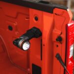 NEBO NEB-SPT-1000-G Luxtreme SL75 keresőlámpa, 780 lm, 1200 m, 3 funkció, IP67, 9000 mAh, 1/4" tripodra szerelhető, övcsipesz, mágneses - Image 4