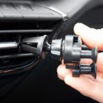 SAL SA064 autós mobiltartó, szellőzőnyílásra helyezhető, forgatható, billenthető, egykezes, 65-80 mm telefon, 11 mm vastagság - Image 4