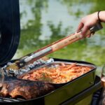 Barbecook BC-ACC-7069 rozsdamentes acél fogó, gumifa nyél, 100% FSC, 40cm - Image 2