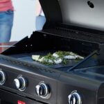 Barbecook BC-GAS-2073 Siesta 412 Graphite gázgrill, tárolóval, oldalégővel, 132x56x118cm - Image 2