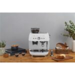 Smeg Smeg EGF03WHEU őrlővel kombinált eszpresso kézi kávéfőzőgép, 50-es évek retro design, fehér EGF03WHEU - Image 2